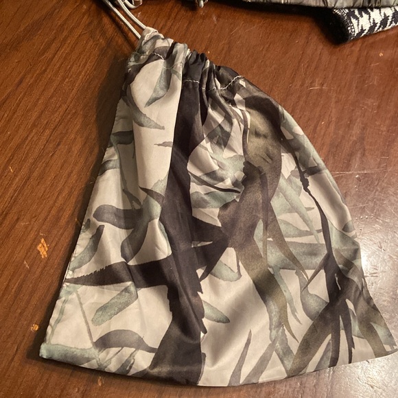 Massimo Dutti Palm Leaf Bomber and storage bag - Picture 7 of 8